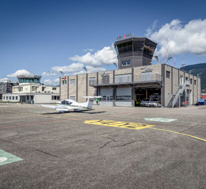 Copyright by @AirportGrenchen